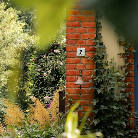 Haus Am Erlenhain Mit Sauna Und Grossem, Naturnahen Garten Feriehus Grambow