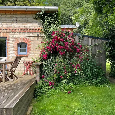 Haus Am Erlenhain Mit Sauna Und Grossem, Naturnahen Garten Feriehus *