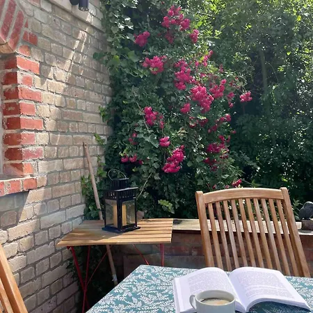 Haus Am Erlenhain Mit Sauna Und Grossem, Naturnahen Garten * Grambow (Greifswald)